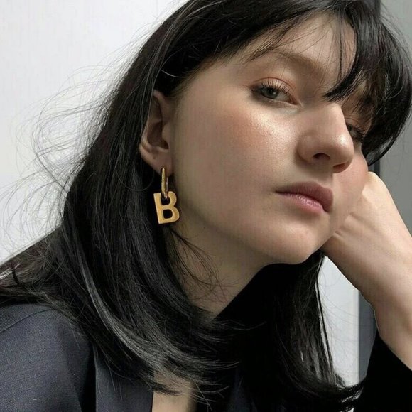 NEW 18K Gold Plated Letter B Oval Hoop Earrings - Picture 4 of 8